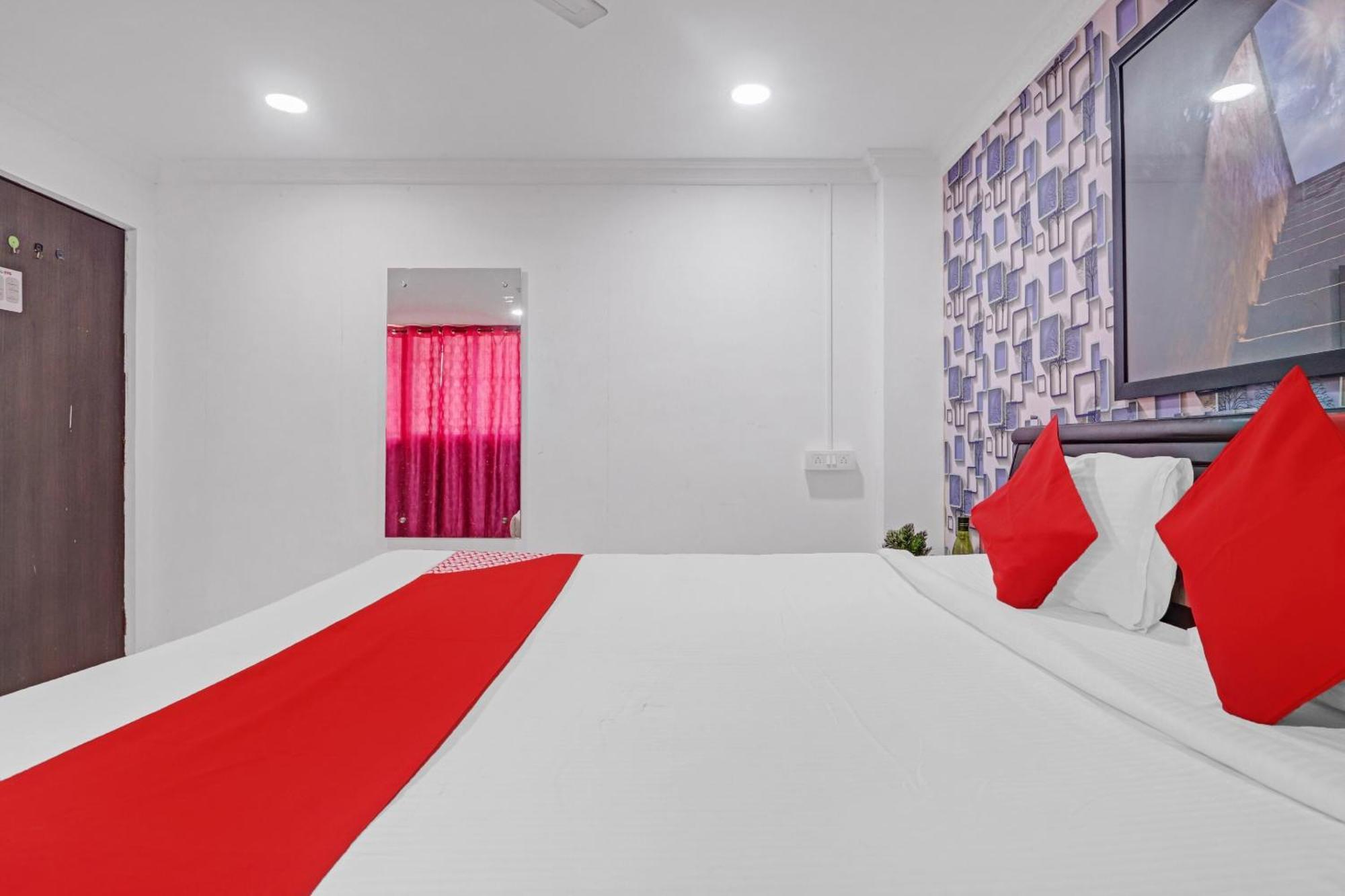 Hotel O New Lakeview Palace 海得拉巴 外观 照片